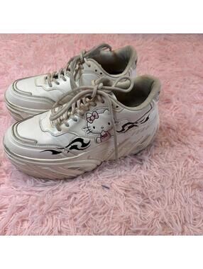 Bershka Hello Kitty white platform sneakers with pink accents #kawaii #sneakers